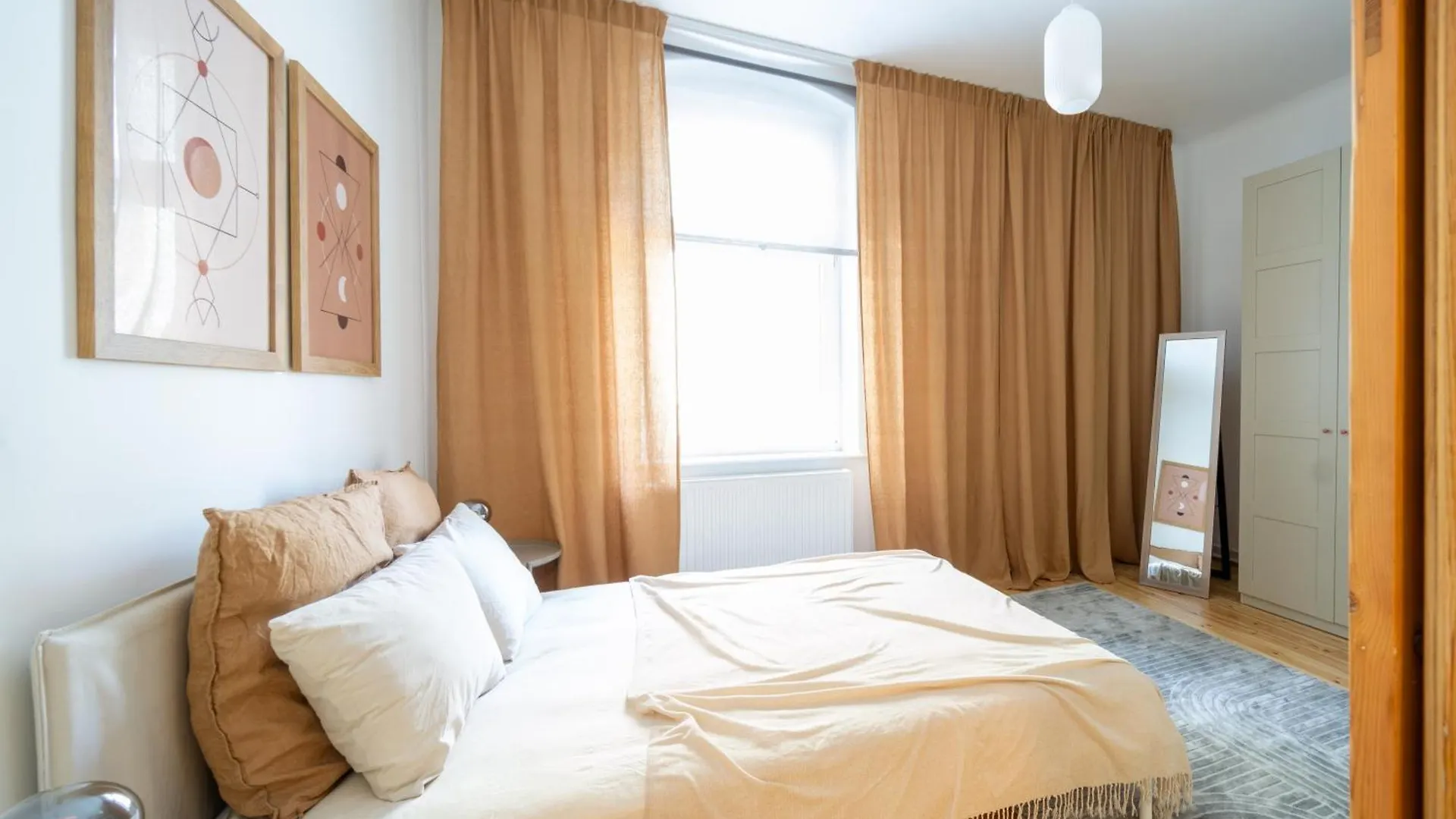 Roomsy Broniewskiego Sopot
